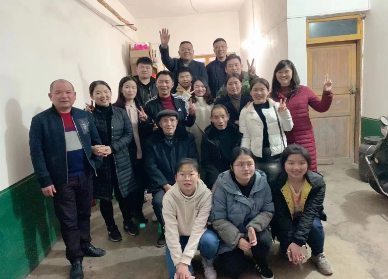 陈刚一家，在平凡的生活中传递爱心